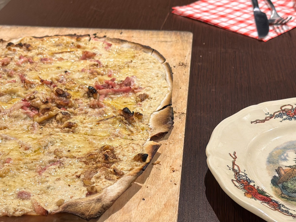 Where to eat tarte flambée in Strasbourg:&nbsp;Schatzi